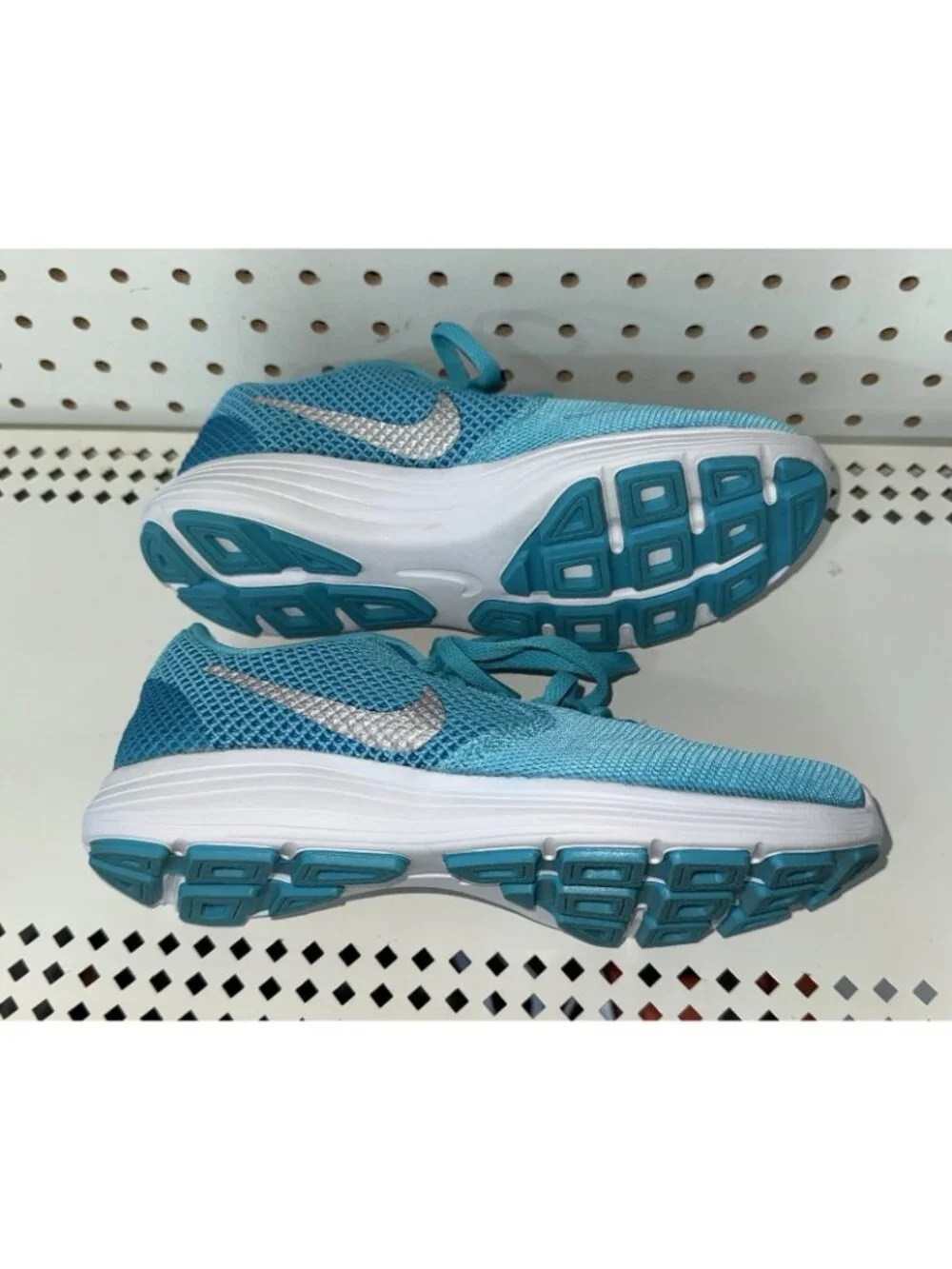 Nike Revolution 3 Womens Athletic Running Shoes Size 6 Turquoise Blue Gray White